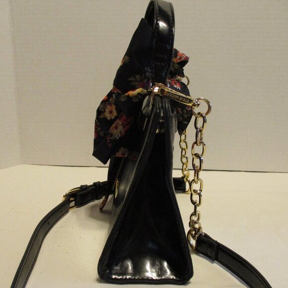 Steve Madden NEW Woman Small Black Red Gold Tone Magnetic Top Strap Bag Purse - Picture 6 of 13